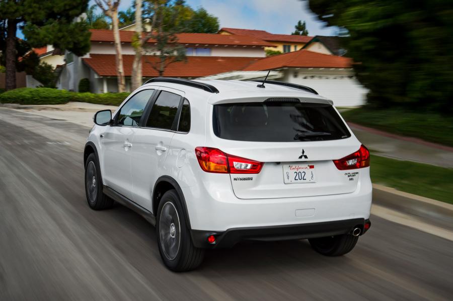  Mitsubishi Outlander Sport SEL 2015 года  (фото 30 из 31)